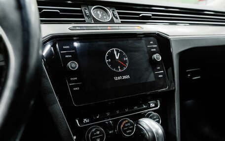 Volkswagen Passat B8 рестайлинг, 2018 год, 2 049 000 рублей, 19 фотография