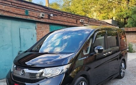 Honda Stepwgn IV, 2015 год, 1 790 000 рублей, 1 фотография