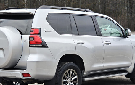 Toyota Land Cruiser Prado 150 рестайлинг 2, 2022 год, 7 100 000 рублей, 5 фотография