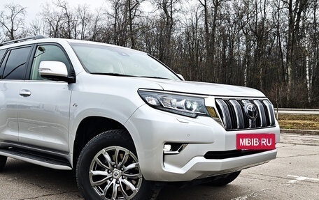Toyota Land Cruiser Prado 150 рестайлинг 2, 2022 год, 7 100 000 рублей, 10 фотография