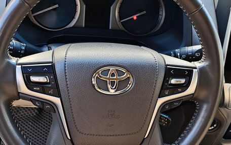 Toyota Land Cruiser Prado 150 рестайлинг 2, 2022 год, 7 100 000 рублей, 19 фотография