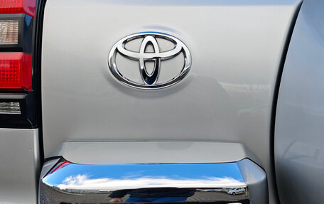 Toyota Land Cruiser Prado 150 рестайлинг 2, 2022 год, 7 100 000 рублей, 28 фотография