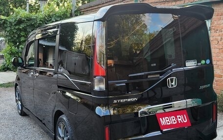 Honda Stepwgn IV, 2015 год, 1 790 000 рублей, 2 фотография