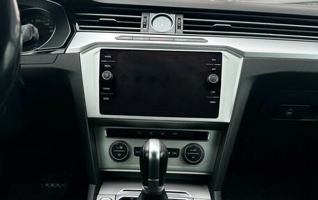 Volkswagen Passat B8 рестайлинг, 2018 год, 1 750 000 рублей, 18 фотография