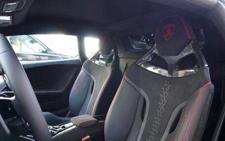 Lamborghini Huracán, 2023 год, 27 500 000 рублей, 11 фотография