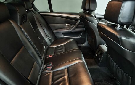 BMW 5 серия, 2009 год, 900 000 рублей, 13 фотография