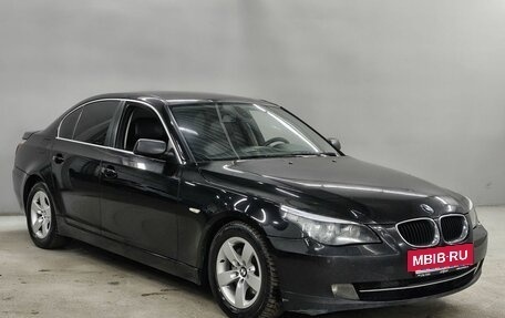 BMW 5 серия, 2009 год, 900 000 рублей, 3 фотография