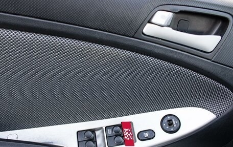 Hyundai Solaris II рестайлинг, 2011 год, 530 000 рублей, 21 фотография