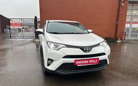 Toyota RAV4, 2018 год, 2 180 000 рублей, 3 фотография