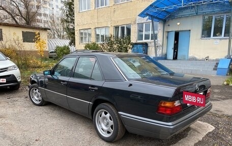 Mercedes-Benz E-Класс, 1995 год, 2 200 000 рублей, 2 фотография