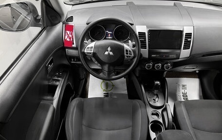 Mitsubishi Outlander III рестайлинг 3, 2010 год, 1 075 000 рублей, 9 фотография