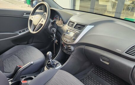 Hyundai Solaris II рестайлинг, 2016 год, 950 000 рублей, 21 фотография