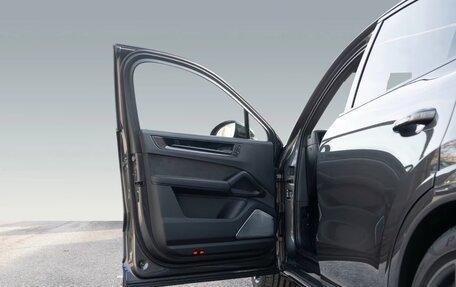 Porsche Cayenne III, 2025 год, 27 000 000 рублей, 28 фотография