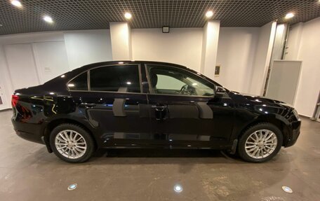 Volkswagen Jetta VI, 2012 год, 682 000 рублей, 2 фотография