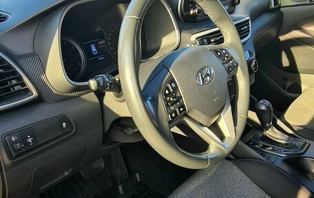 Hyundai Tucson III, 2019 год, 2 100 000 рублей, 24 фотография