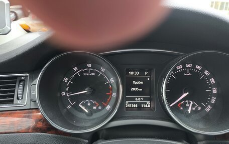 Skoda Superb III рестайлинг, 2011 год, 1 050 000 рублей, 14 фотография