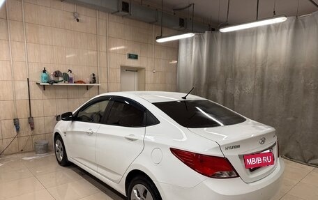 Hyundai Solaris II рестайлинг, 2015 год, 970 000 рублей, 2 фотография