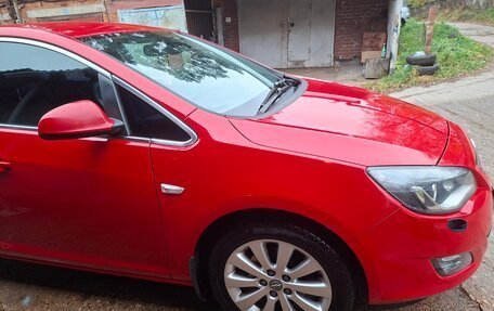 Opel Astra J, 2010 год, 660 000 рублей, 3 фотография