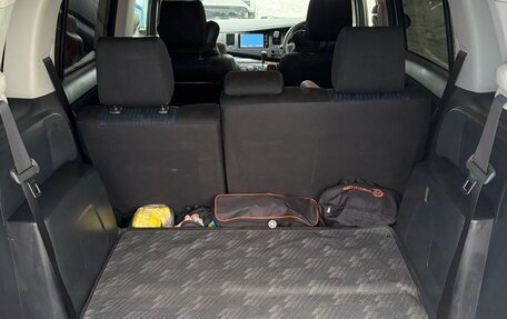 Toyota ISis I, 2013 год, 1 380 000 рублей, 9 фотография