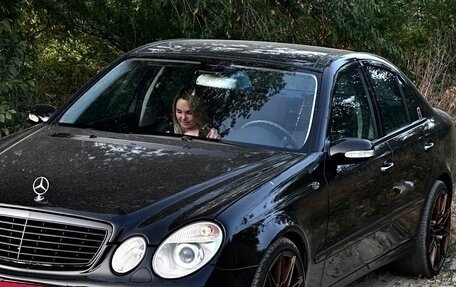 Mercedes-Benz E-Класс, 2004 год, 815 000 рублей, 2 фотография