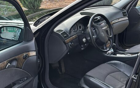 Mercedes-Benz E-Класс, 2004 год, 815 000 рублей, 10 фотография