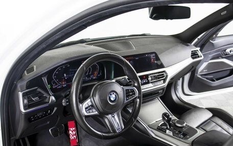 BMW 3 серия, 2019 год, 2 838 000 рублей, 14 фотография