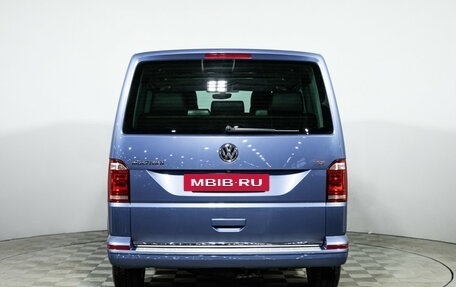 Volkswagen Multivan T6 рестайлинг, 2016 год, 3 700 000 рублей, 6 фотография