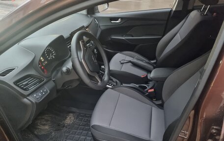 Hyundai Solaris II рестайлинг, 2022 год, 2 200 000 рублей, 5 фотография