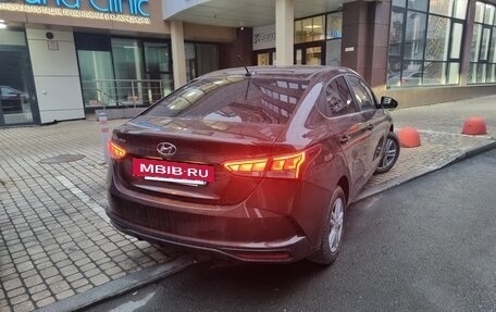 Hyundai Solaris II рестайлинг, 2022 год, 2 200 000 рублей, 3 фотография