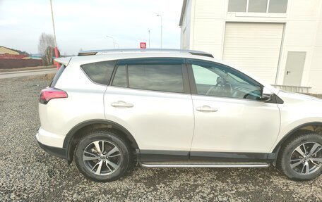 Toyota RAV4, 2018 год, 2 400 000 рублей, 6 фотография