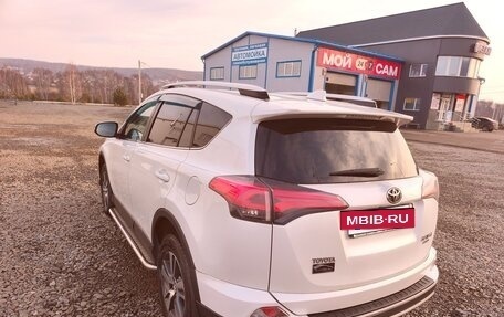Toyota RAV4, 2018 год, 2 400 000 рублей, 4 фотография