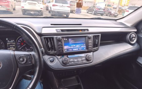 Toyota RAV4, 2018 год, 2 400 000 рублей, 13 фотография