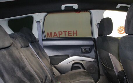 Mitsubishi Outlander III рестайлинг 3, 2008 год, 800 000 рублей, 11 фотография