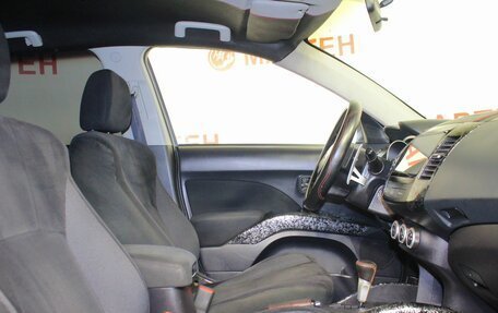 Mitsubishi Outlander III рестайлинг 3, 2008 год, 800 000 рублей, 10 фотография