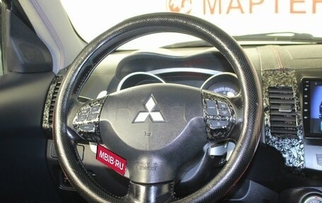 Mitsubishi Outlander III рестайлинг 3, 2008 год, 800 000 рублей, 17 фотография