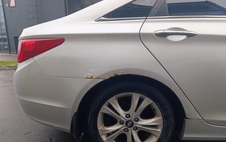 Hyundai Sonata VI, 2011 год, 700 000 рублей, 9 фотография