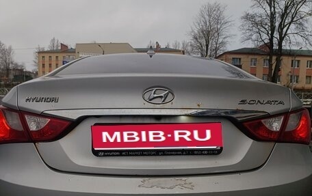 Hyundai Sonata VI, 2011 год, 700 000 рублей, 11 фотография