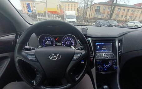 Hyundai Sonata VI, 2011 год, 700 000 рублей, 23 фотография