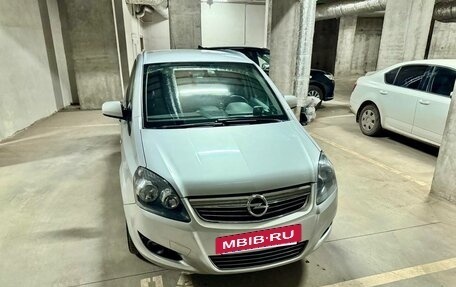 Opel Zafira B, 2014 год, 1 190 000 рублей, 13 фотография