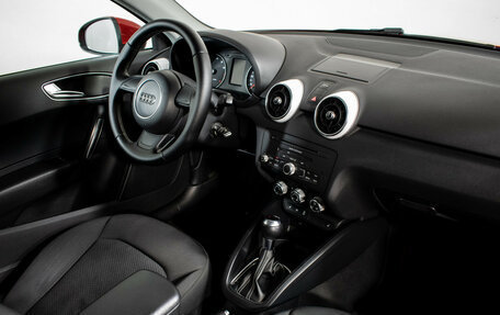 Audi A1, 2011 год, 1 140 000 рублей, 10 фотография