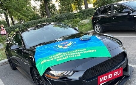 Ford Mustang VI рестайлинг, 2019 год, 6 000 000 рублей, 4 фотография