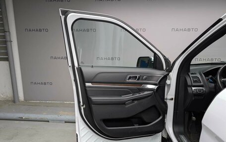 Ford Explorer VI, 2017 год, 3 197 000 рублей, 8 фотография