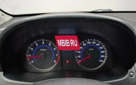 Hyundai Solaris II рестайлинг, 2011 год, 527 000 рублей, 16 фотография