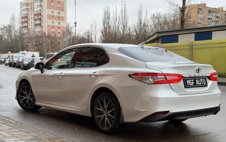 Toyota Camry, 2021 год, 2 850 000 рублей, 3 фотография