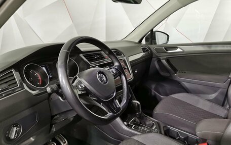 Volkswagen Tiguan II, 2018 год, 2 095 000 рублей, 14 фотография