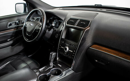 Ford Explorer VI, 2017 год, 3 190 000 рублей, 12 фотография