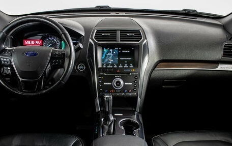 Ford Explorer VI, 2017 год, 3 190 000 рублей, 13 фотография