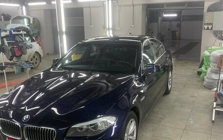 BMW 5 серия, 2012 год, 1 750 000 рублей, 2 фотография