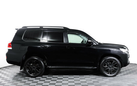 Toyota Land Cruiser 200, 2018 год, 7 490 000 рублей, 4 фотография