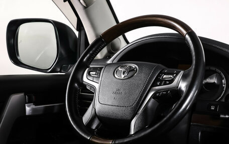 Toyota Land Cruiser 200, 2018 год, 7 490 000 рублей, 13 фотография